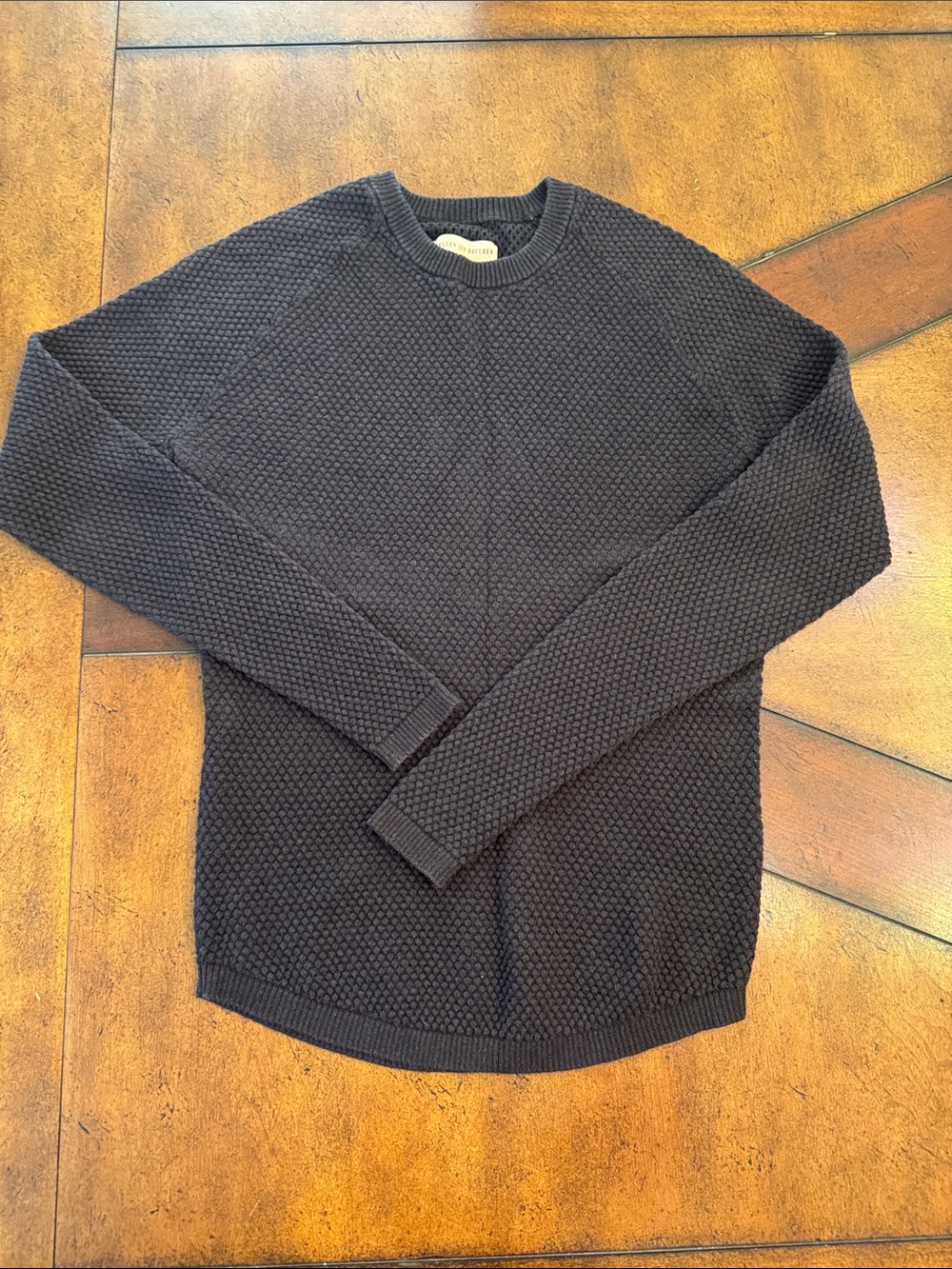 Men's Crewneck Textured Sweater in Black